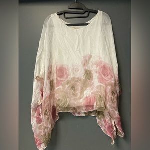 TODAY**$19***Gussy Made in Italy  handkerchief top overlay w rose & beige flwrs.